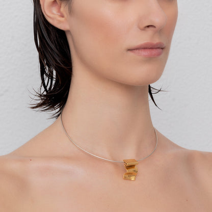 Sea Inspired Golden Wave Choker